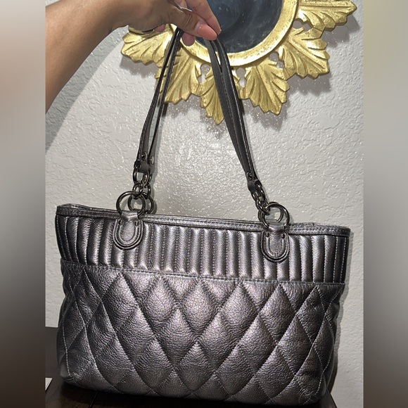 Coach Poppy Quilted Leather Shopper Tote w/Gunmetal Silver - Picture 5 of 10